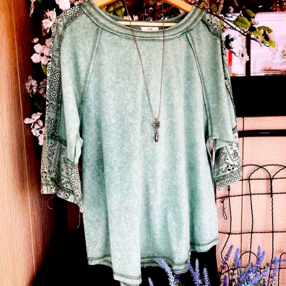 Easel Sage Top with Bandana print Sleeves NWT